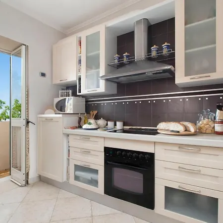 Montecorbo Sleeps 7 Pool Air Con Wifi Massa Lubrense