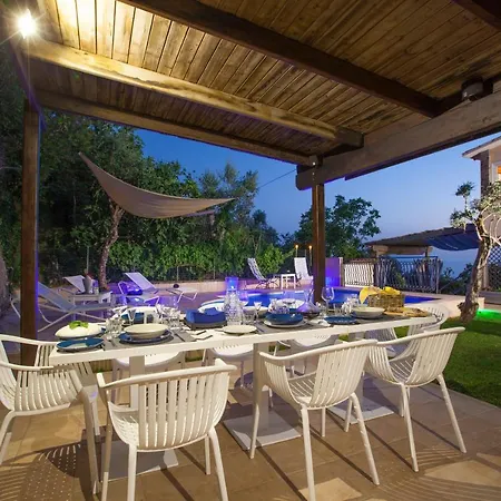 Montecorbo Sleeps 7 Pool Air Con Wifi Villa Massa Lubrense