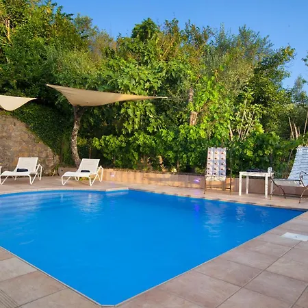 Montecorbo Sleeps 7 Pool Air Con Wifi Villa