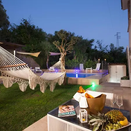 Montecorbo Sleeps 7 Pool Air Con Wifi Villa